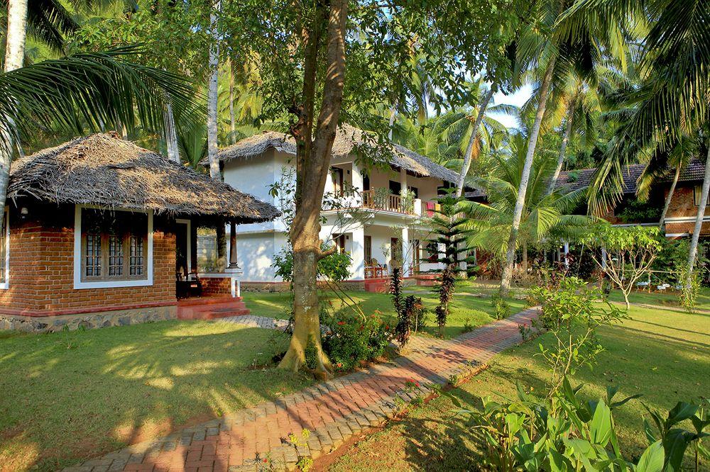 Abad Harmonia Ayurvedic Beach Resort Ковалам Экстерьер фото