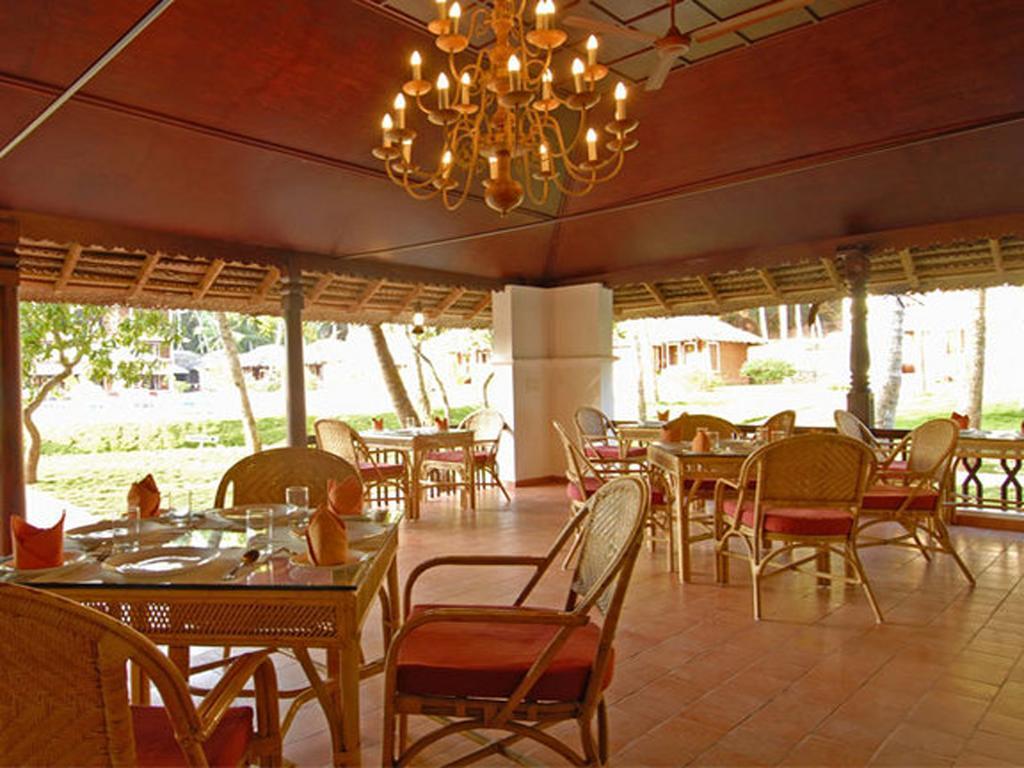 Abad Harmonia Ayurvedic Beach Resort Ковалам Экстерьер фото