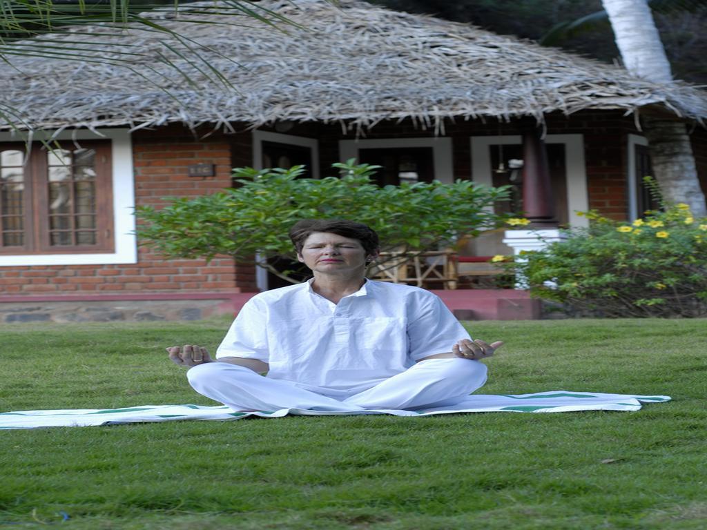 Abad Harmonia Ayurvedic Beach Resort Ковалам Экстерьер фото