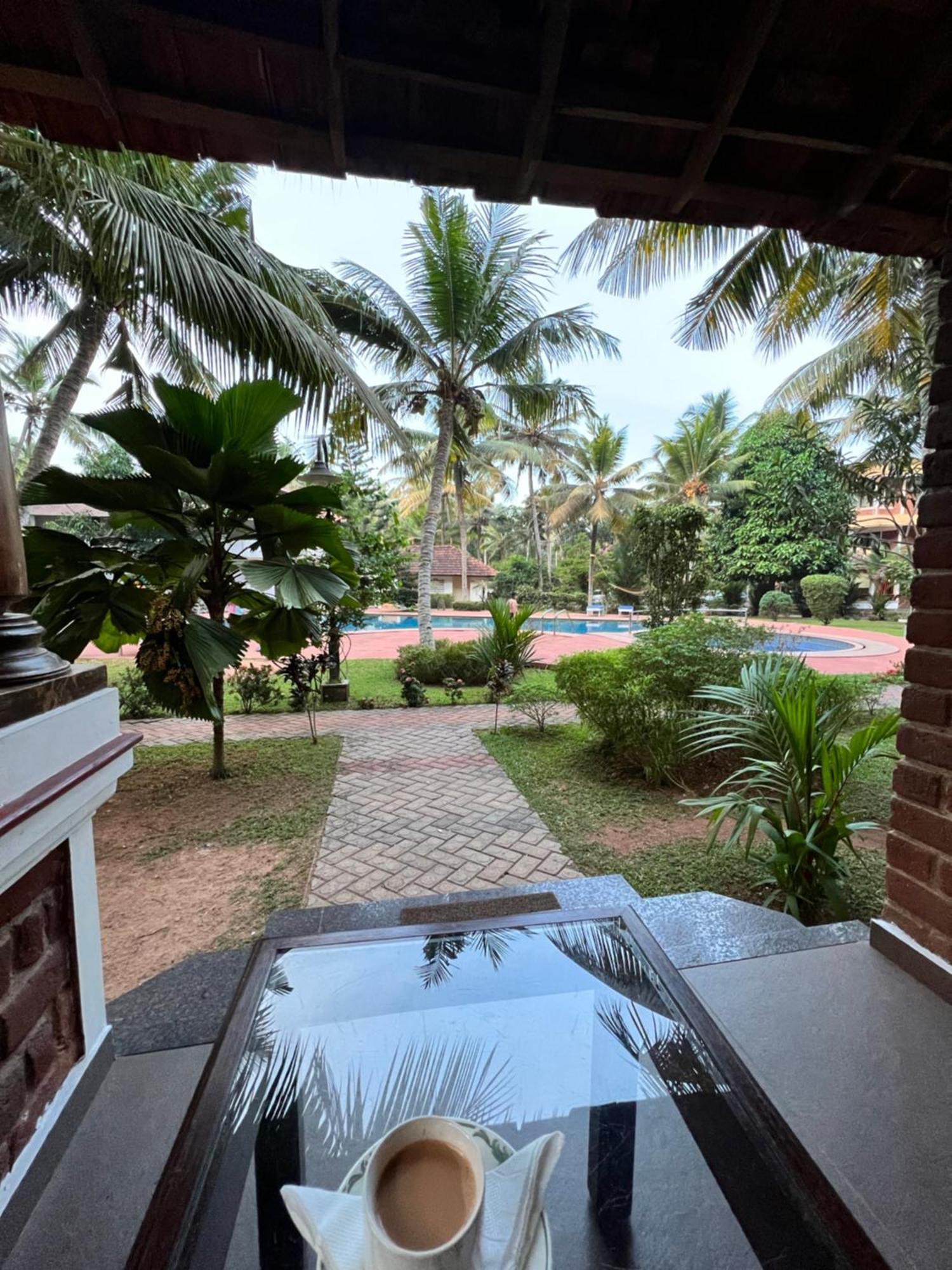 Abad Harmonia Ayurvedic Beach Resort Ковалам Экстерьер фото