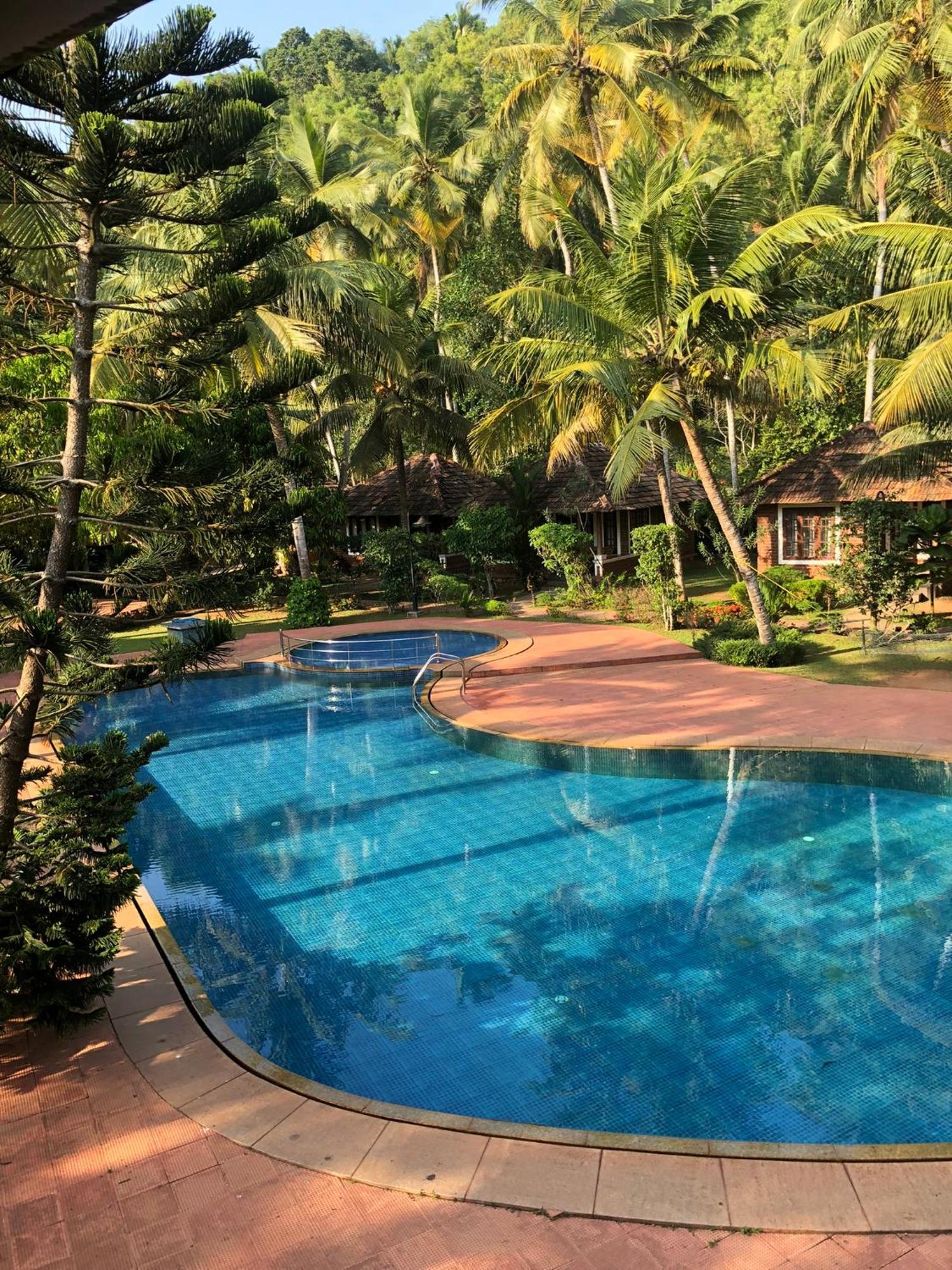 Abad Harmonia Ayurvedic Beach Resort Ковалам Экстерьер фото