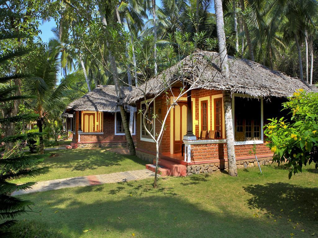 Abad Harmonia Ayurvedic Beach Resort Ковалам Экстерьер фото