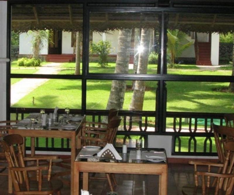 Abad Harmonia Ayurvedic Beach Resort Ковалам Экстерьер фото
